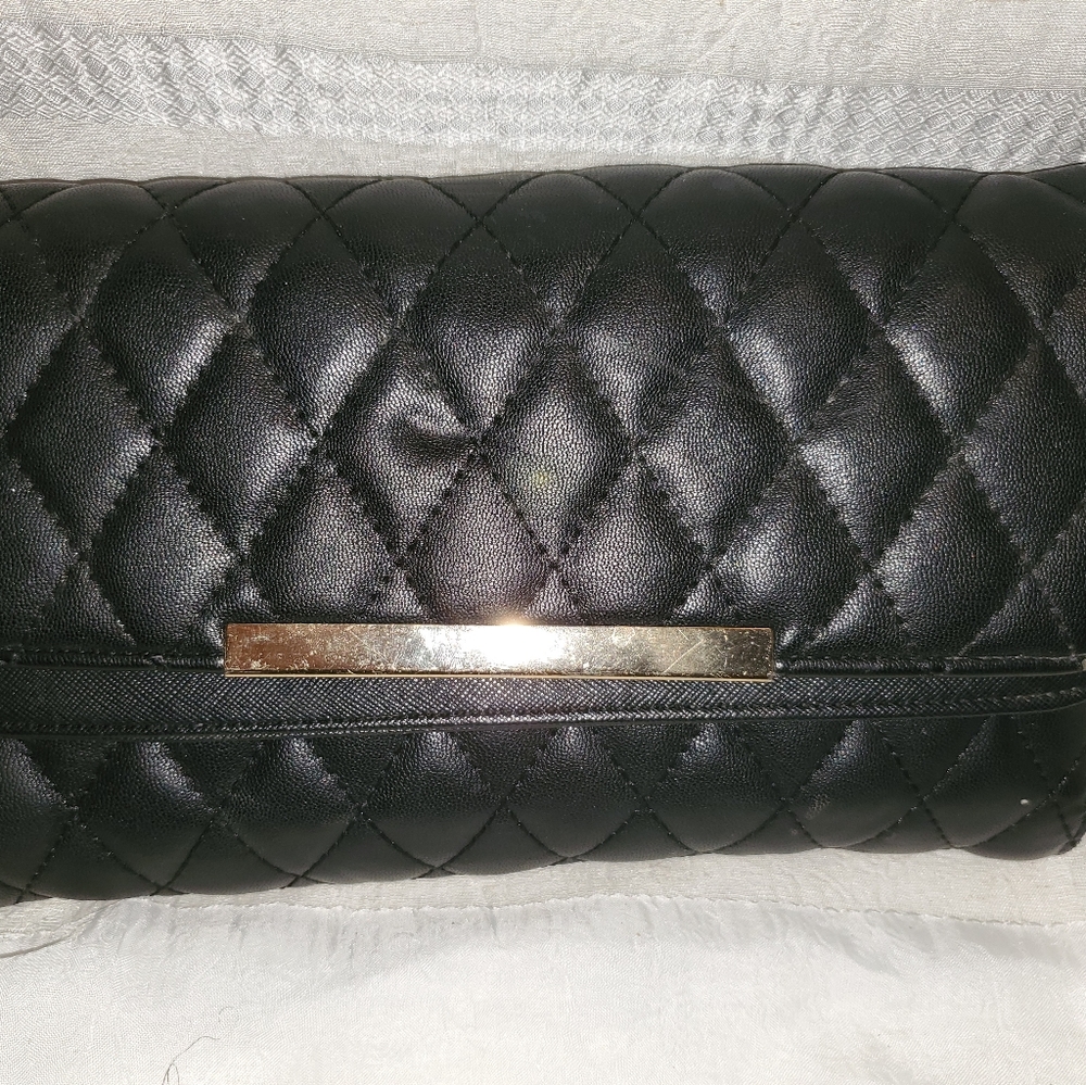 Black clutch